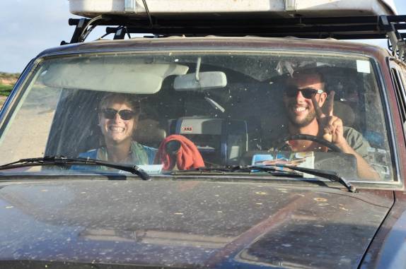 Nossos amigos, Marco e Tina, a bordo do Boudi, na península La Guajira, na Colômbia